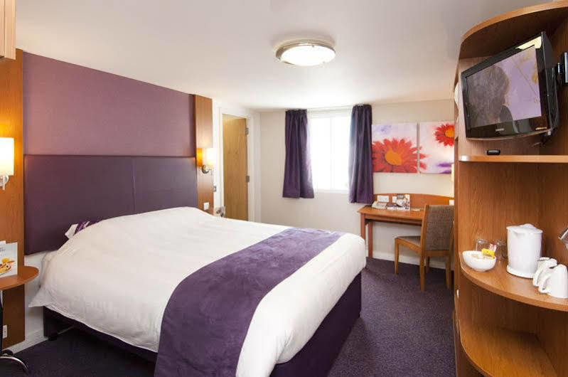 Premier Inn Birmingham City Centre Bridge Street Exterior foto